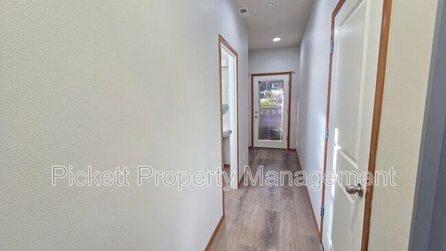 Building Photo - 2523 Filbert Ave