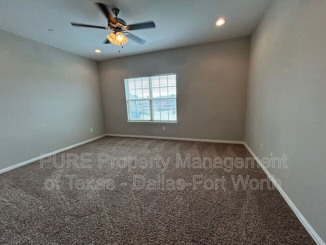 Building Photo - 1918 Timber Oaks Dr