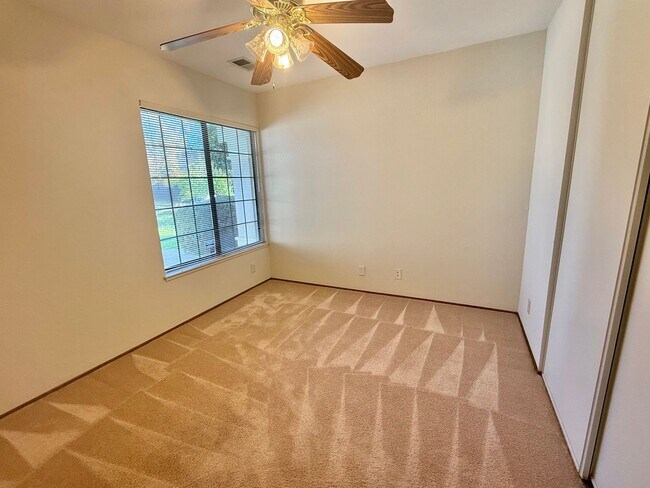 Building Photo - BLOSSOM VALLEY - bright and airy 4-bedroom...