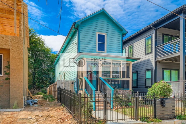 Building Photo - 677 Ira St SW