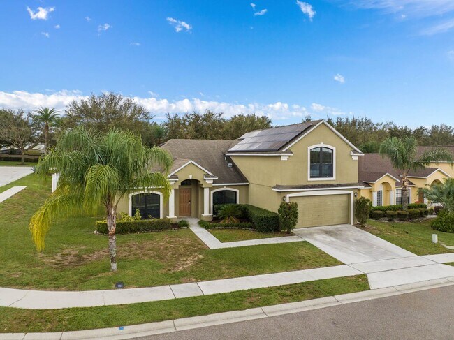 Building Photo - Large Beautiful Legacy Park Villa: 5BR, Pool & Near Disney