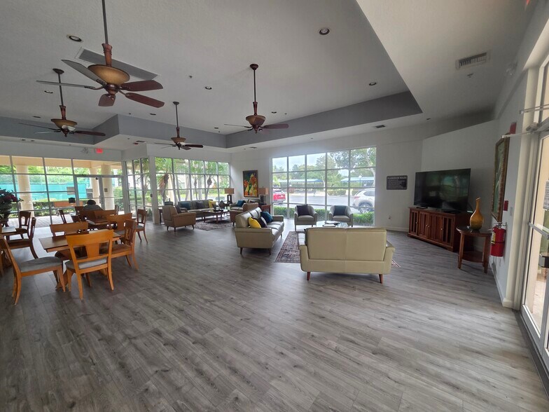 Building Photo - 330 NW 67th St