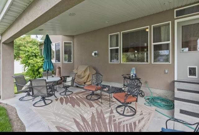 Building Photo - 1262 Creek Ridge Dr S