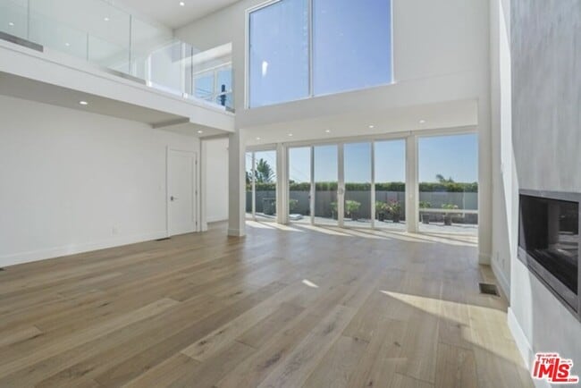 Building Photo - 7263 Birdview Ave