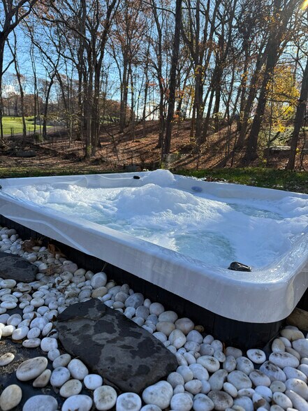 Building Photo - 40 Dogwood Ln