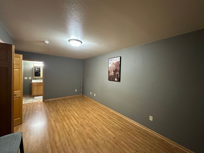 Building Photo - 3 Bed, 2 Bath Condo for Rent in Evansdale, Ia