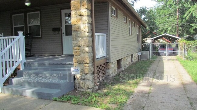 Building Photo - 4336 Bell St