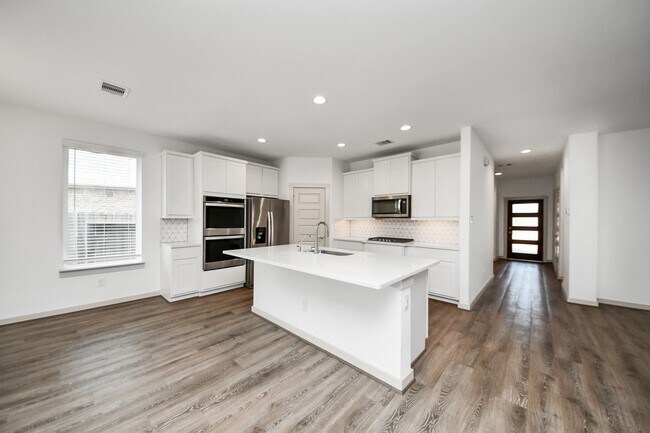 Building Photo - 3014 Jackmans Diamond