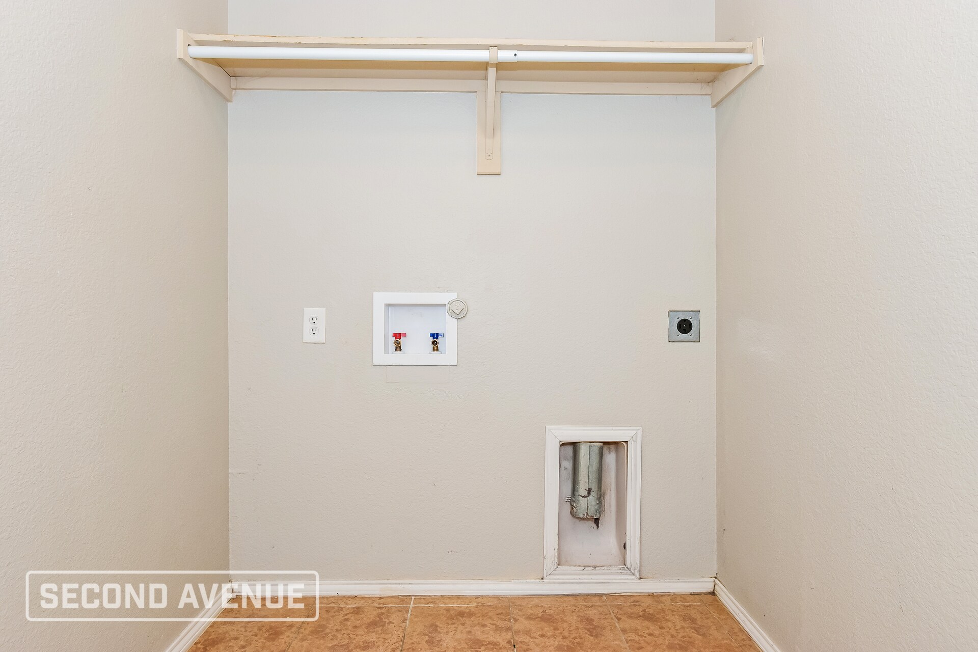 Building Photo - 680 Austin Ln