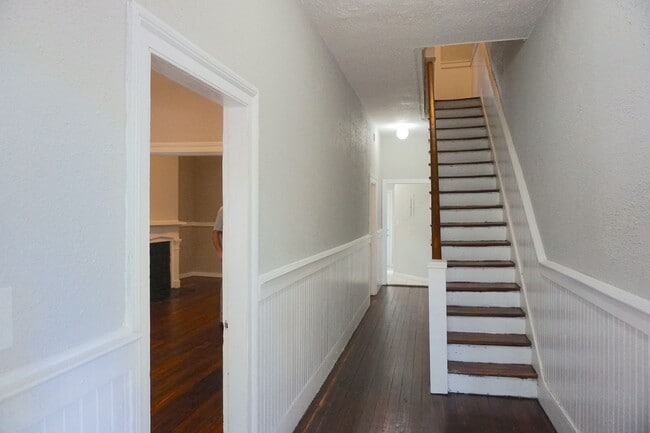 Building Photo - 3 BED | 2 BATH | PRIVATE PATIO | WALK TO FORSYTH