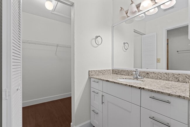 Building Photo - 3139 Millwood Terrace