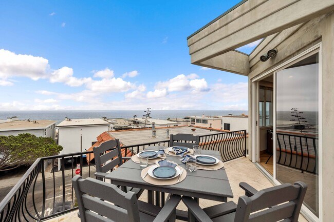 Building Photo - 121 Marine Pl