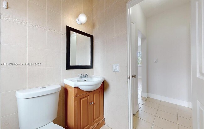 Building Photo - 200 SW 19th Ave