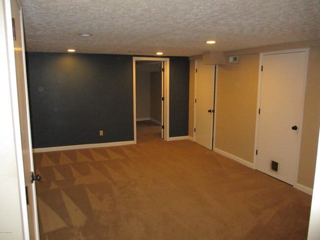 Building Photo - 4214 Winchester Rd
