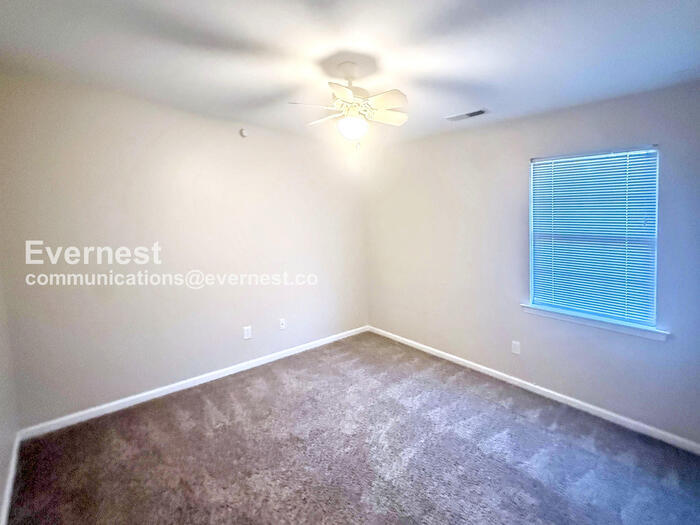 Building Photo - 607 Parkside Cir