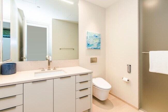 Building Photo - Park Lane Garden Suite