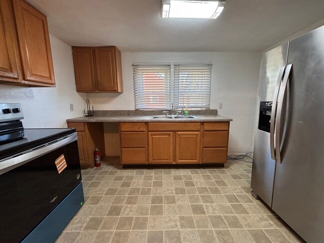 Building Photo - 14 W Carrollton Ave