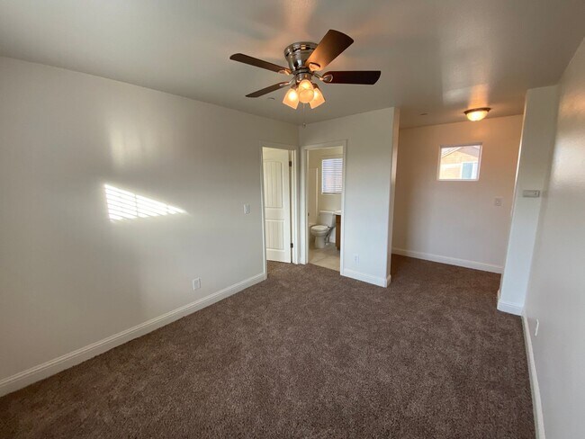 Building Photo - Beautiful 2 Story Home in Gated Avalon Com...