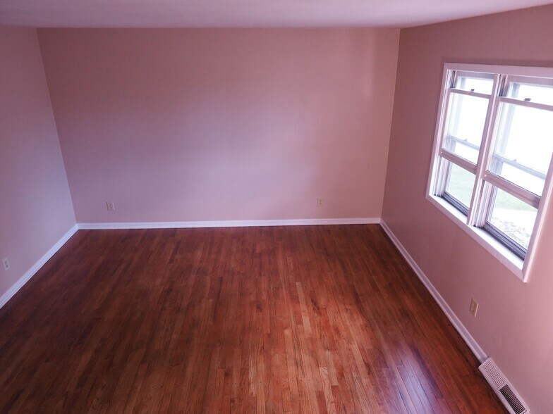 Building Photo - 4019 Rilling Ave