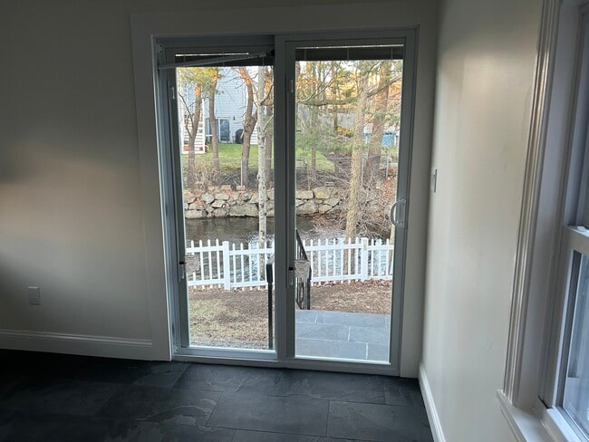 Building Photo - 32 Revere Ct