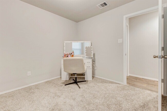 Building Photo - 23135 Barrington Bluff Trail