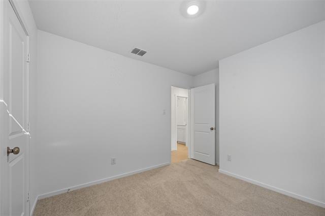 Building Photo - 1013 Raintree Rd