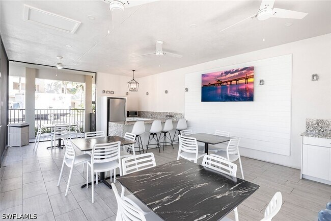 Building Photo - 4130 Bayhead Dr