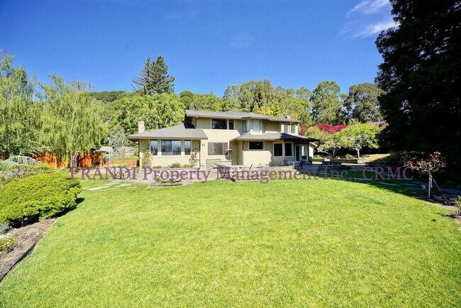 Building Photo - Spacious Glenwood Oasis with Acre of Land!