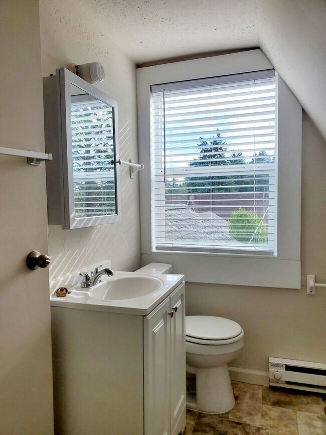 Building Photo - JYG: 3414 Duplex