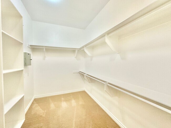 Building Photo - Beautiful Single-Level Custom Home with Serene Backyard Space in the Lovely Peppertree Park Commu...