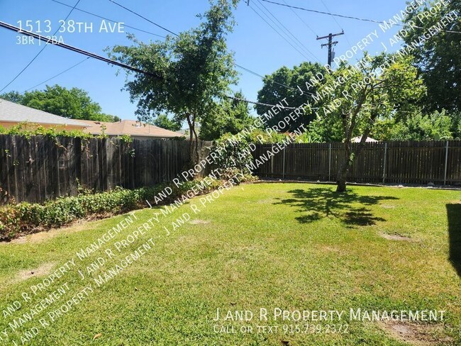 Building Photo - 1513 38th Ave