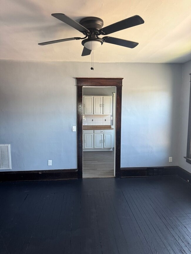 Building Photo - 803 Cranberry St