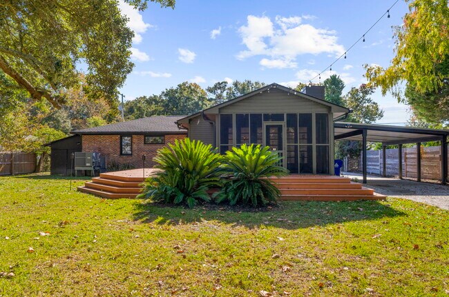 Building Photo - 774 Creekside Dr