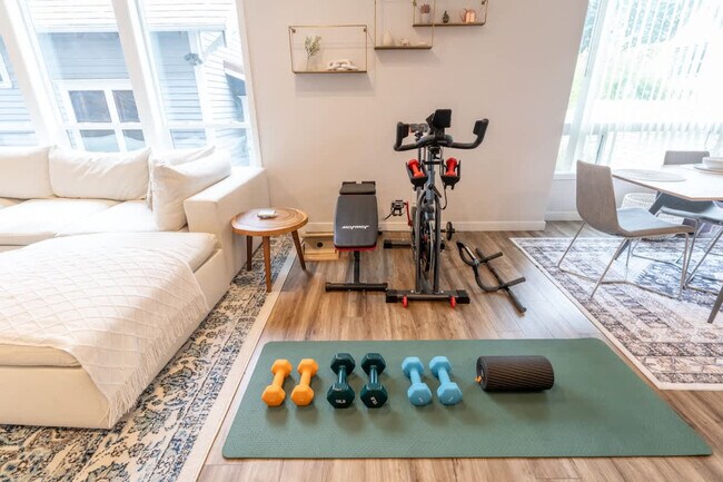 Building Photo - 5177 NE 14th Pl