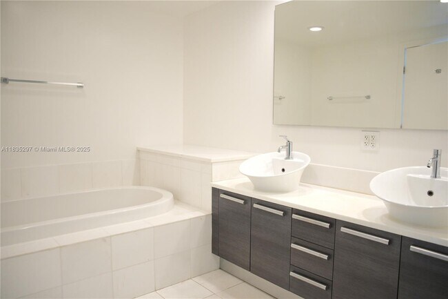 Building Photo - 2950 NE 188th St