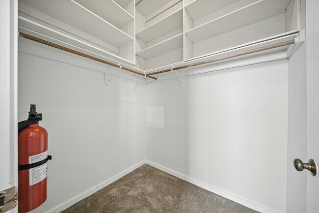 Building Photo - 567 Tremont St