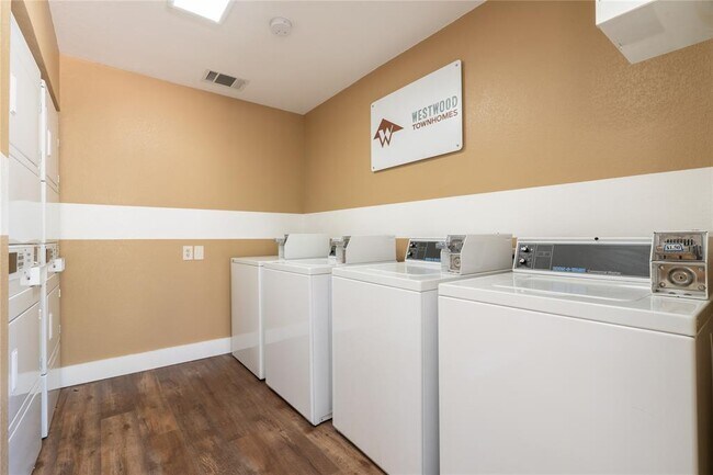 Building Photo - 200 Riverbend Dr