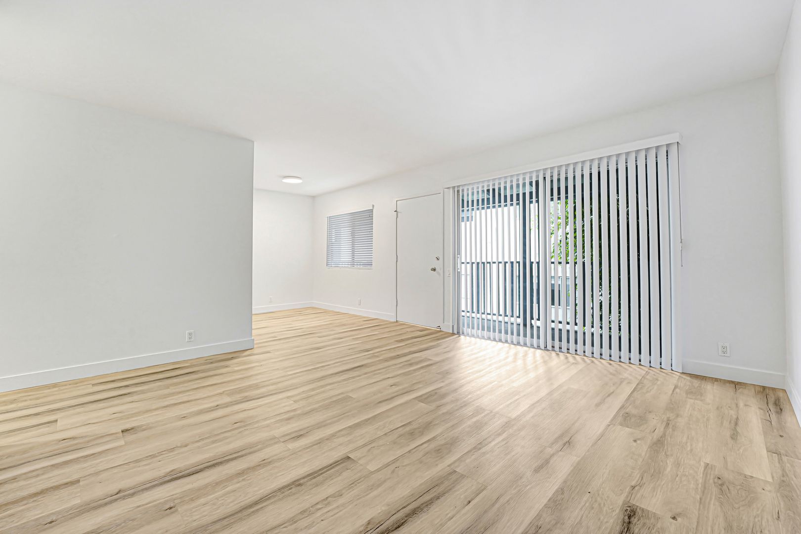 Building Photo - 847 6th St