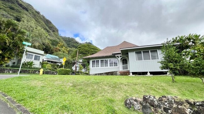 Building Photo - 2504 Rainbow Dr