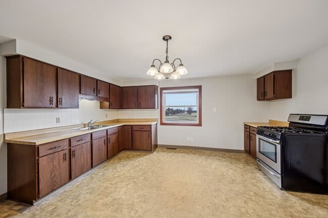 Building Photo - 11N455 Tower Rd