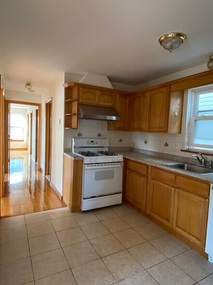 Building Photo - 725 Jersey St