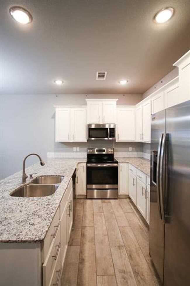 Building Photo - Rupple Meadows - 4 bed / 4 bathroom Coming In April