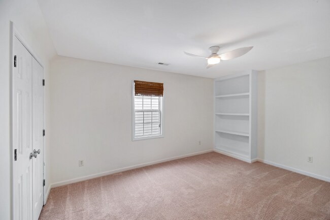 Building Photo - 145 Fountain Springs Rd