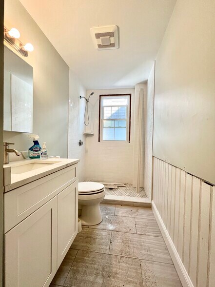 Building Photo - 49 Forbes St