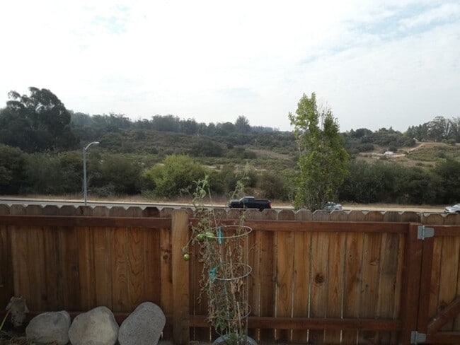 Building Photo - Orcutt Bluffs 2 bedroom Condo!!