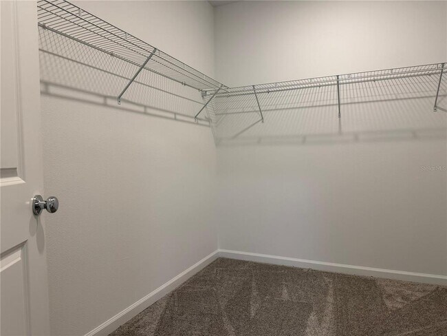 Building Photo - 2950 Savoir Ave