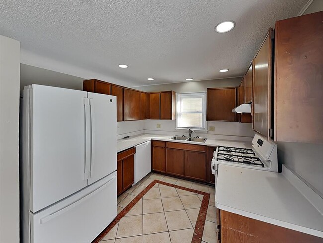 Building Photo - 2605 Eastman Dr