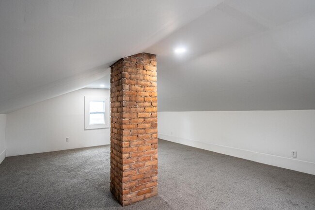 Building Photo - 4373 Balfour Rd