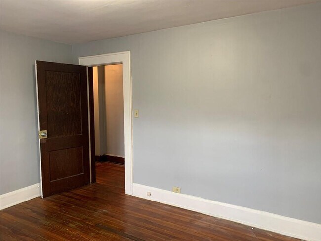 Building Photo - 3847 Carrollton Ave