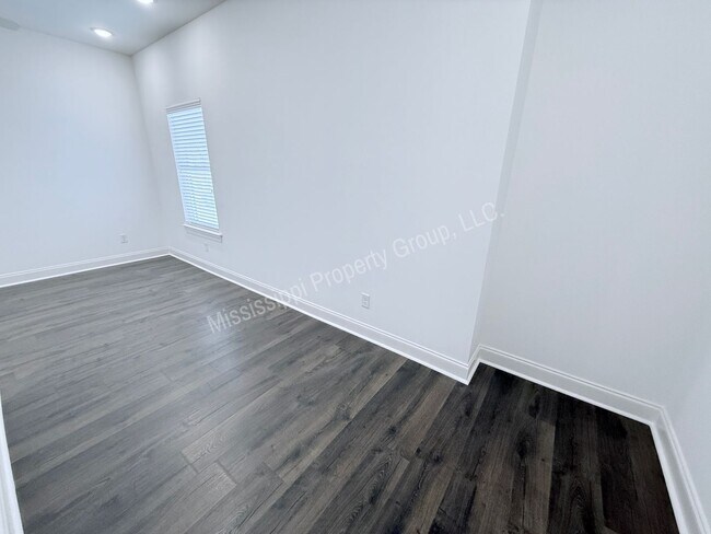 Building Photo - 4BR/4.5BA For Rent